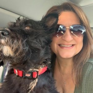 Meet your Posher, Liz